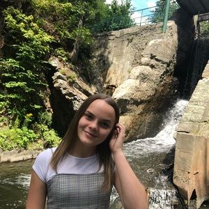 Meet your Posher, Léanne